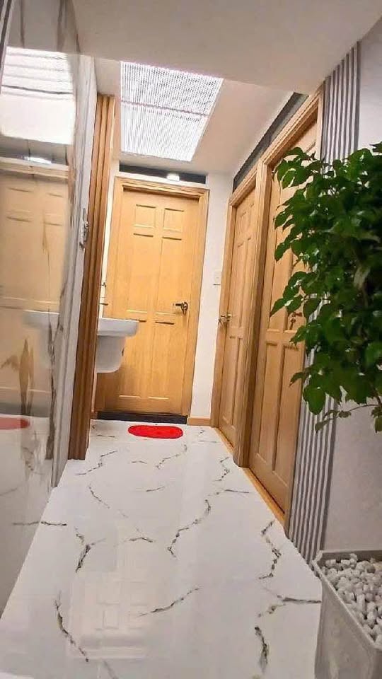 Nhà 2 tầng Trung Mỹ Tây 13, đón an lành, giá nhỉnh 3 tỷ