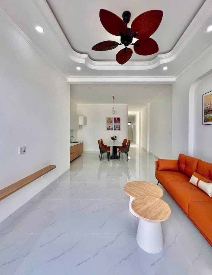 Nhà cấp 4 xinh xinh, full nội thất, dọn là ở ngay