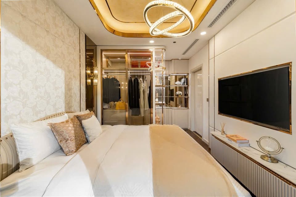 Căn hộ 2 phòng ngủ Golden Crown, view sân golf công viên, chiết khấu gần 1 tỷ