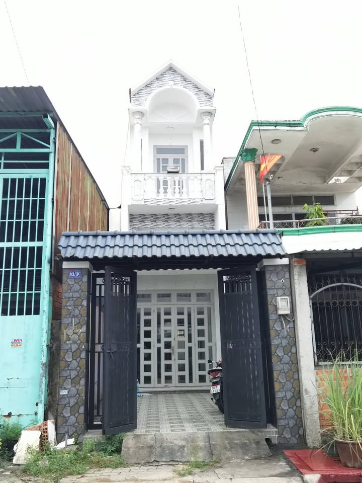 Nhà 3 tầng mặt tiền Tân Thới Nhì, Hóc Môn - Kinh doanh đỉnh cao, giá 5.2 tỷ