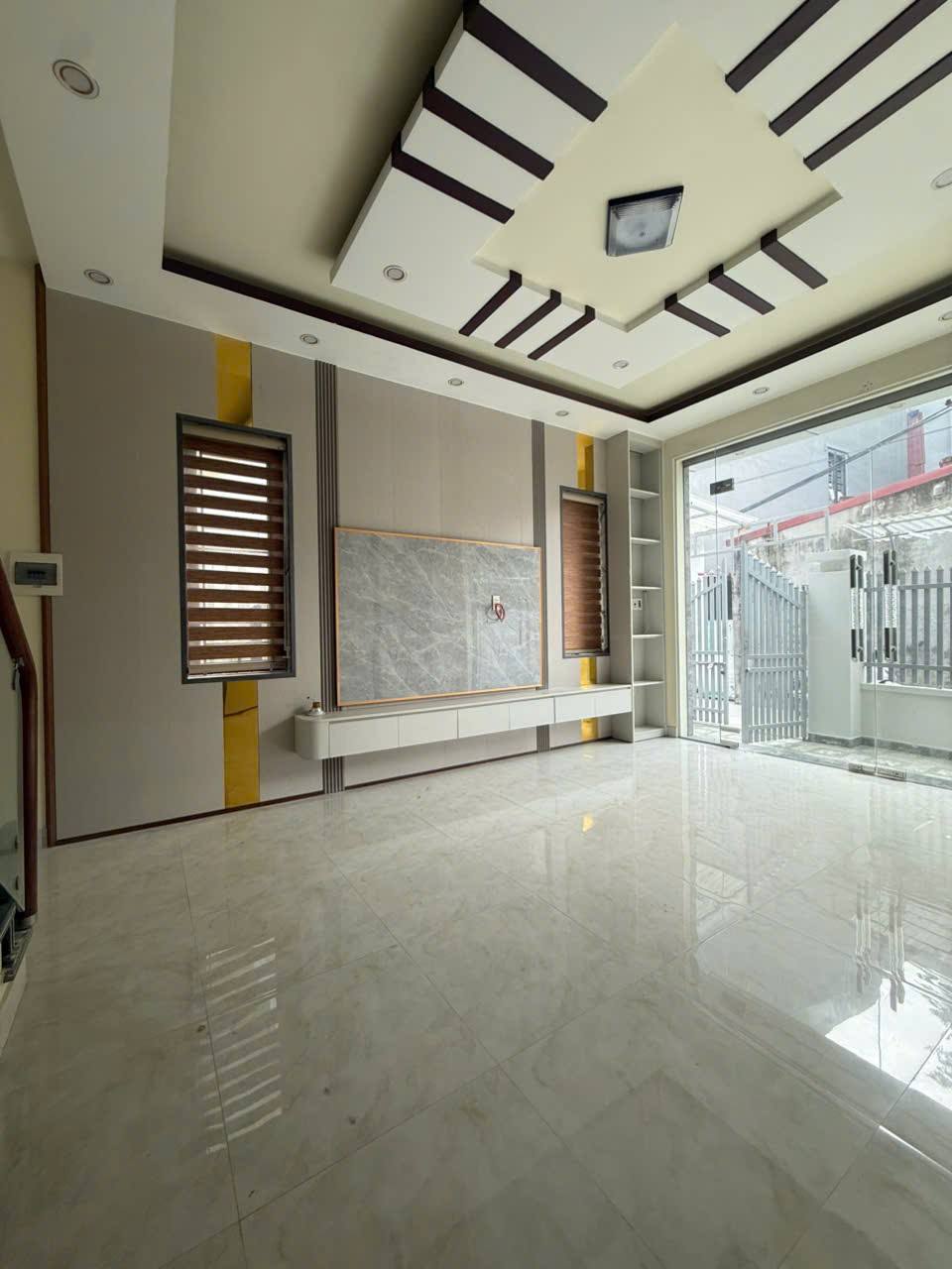 Nhà xinh 3 tầng đất vàng Đà Nẵng, giảm sốc 500 củ, có gara ô tô