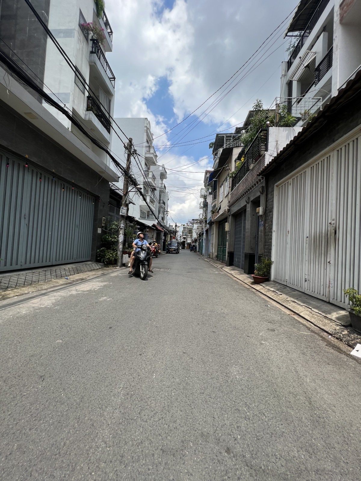 Cơ hội sở hữu ngay căn nhà cực phẩm tại mặt tiền hẻm nhựa rộng 6m