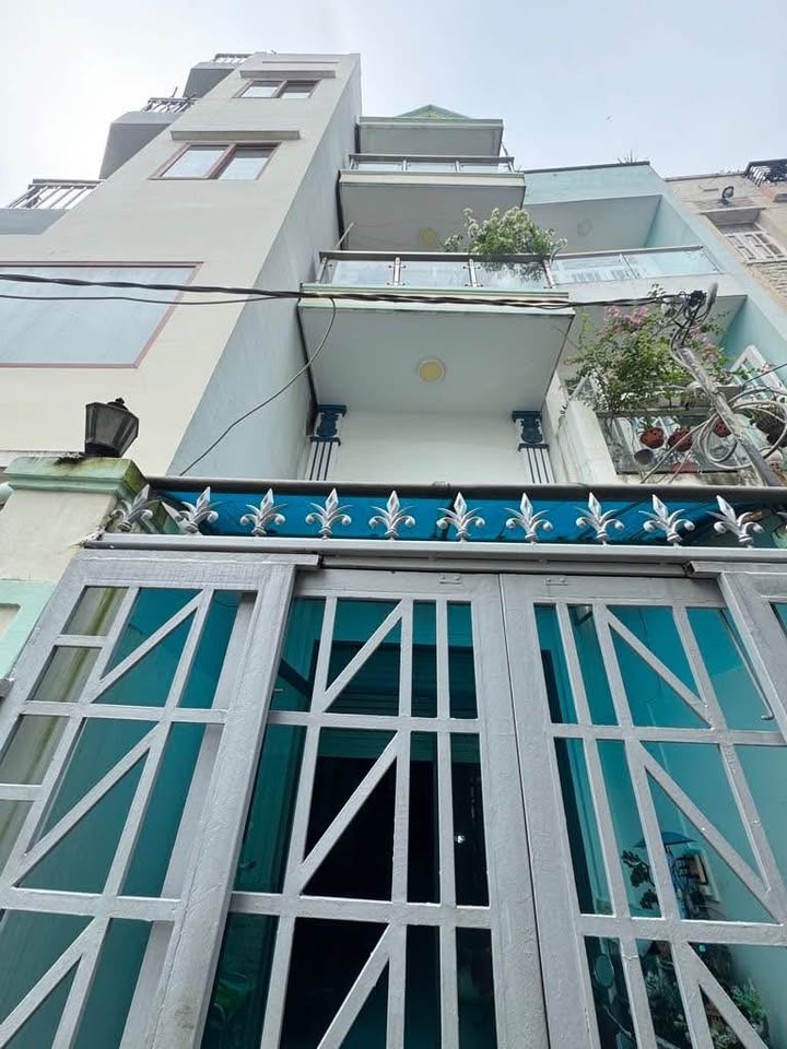 Chào mừng quý vị đến với ngôi nhà trong mơ tọa lạc tại vị trí đắc địa bậc nhất Phú Nhuận