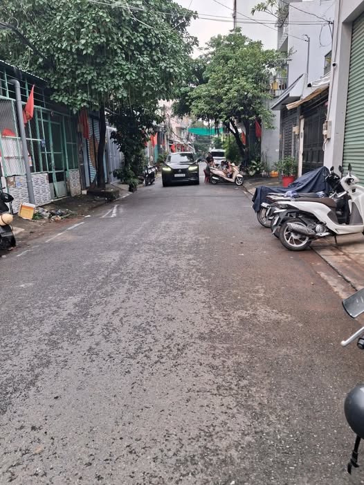 Nhà 7m hẻm nhựa, 68m2, 4mx17m, Bình Tân giá 5,65 tỷ, thương lượng