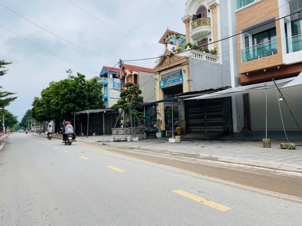 Bán lô góc 3 mặt tiền tại Chợ Hoa Quả Thanh Lâm, Mê Linh, diện tích 125m2, giá 15 tỷ