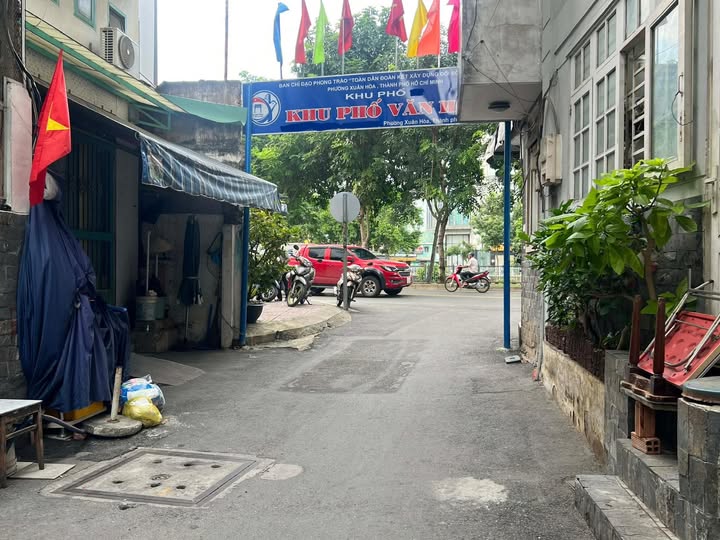 Nhà vuông vắn với diện tích 76m2, tọa lạc tại vị trí đắc địa thuộc Quận 3