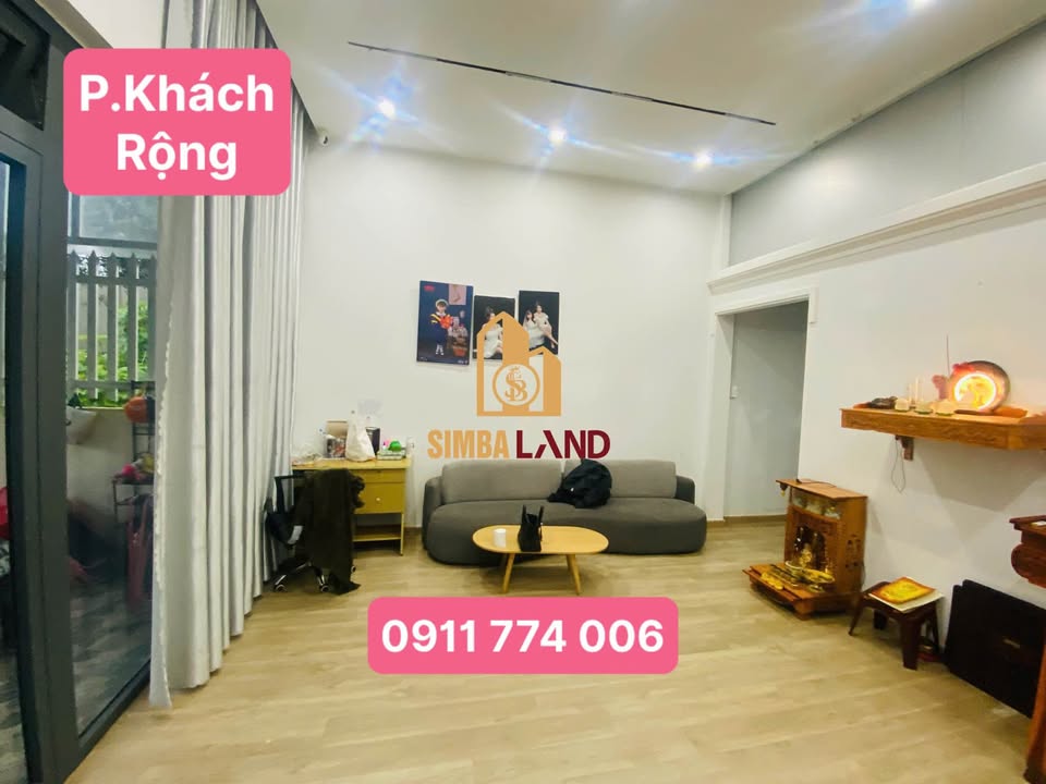 Cần bán nhà có diện tích 5m x 20m, toàn bộ là đất ở đô thị, có sân để ô tô