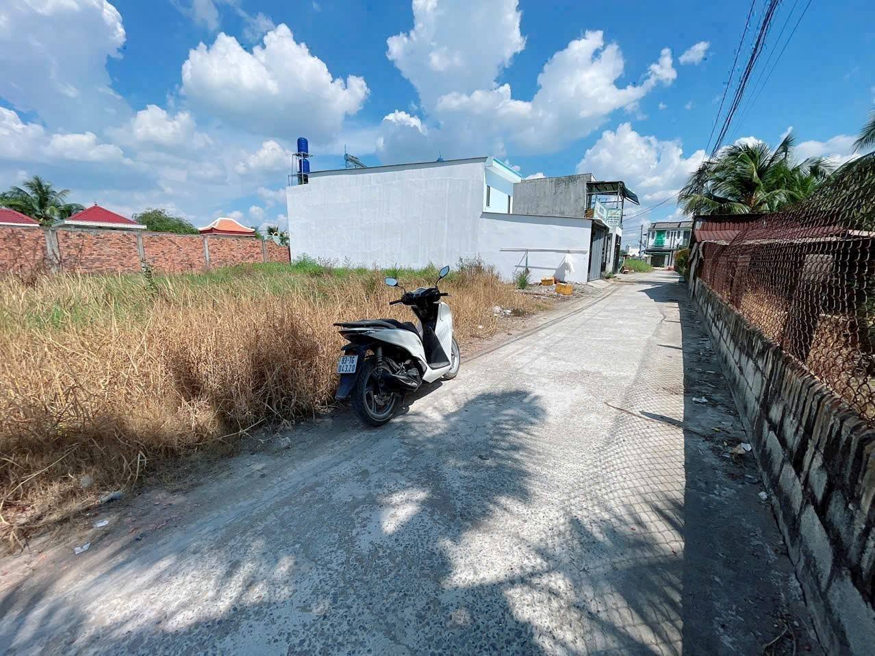 Chính chủ gửi bán lô đất siêu đẹp tại Bình Tiền 1, Long An