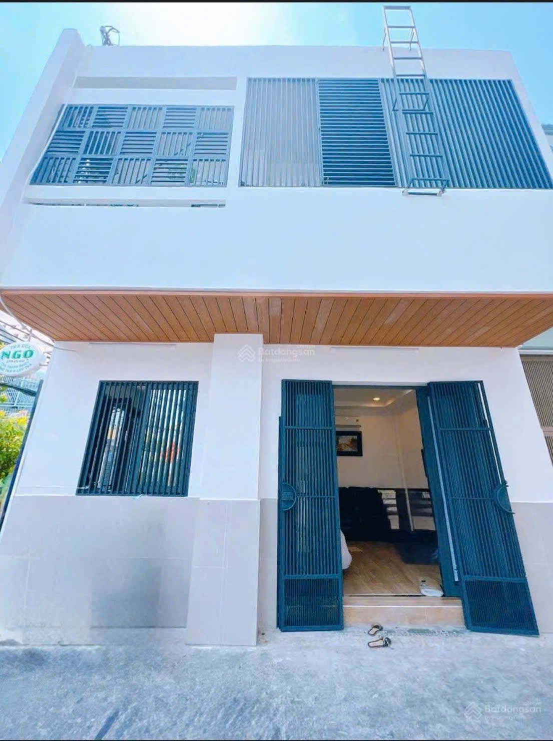 Nhà hẻm xe hơi quận 4, gần dự án cầu Nguyễn Khoái