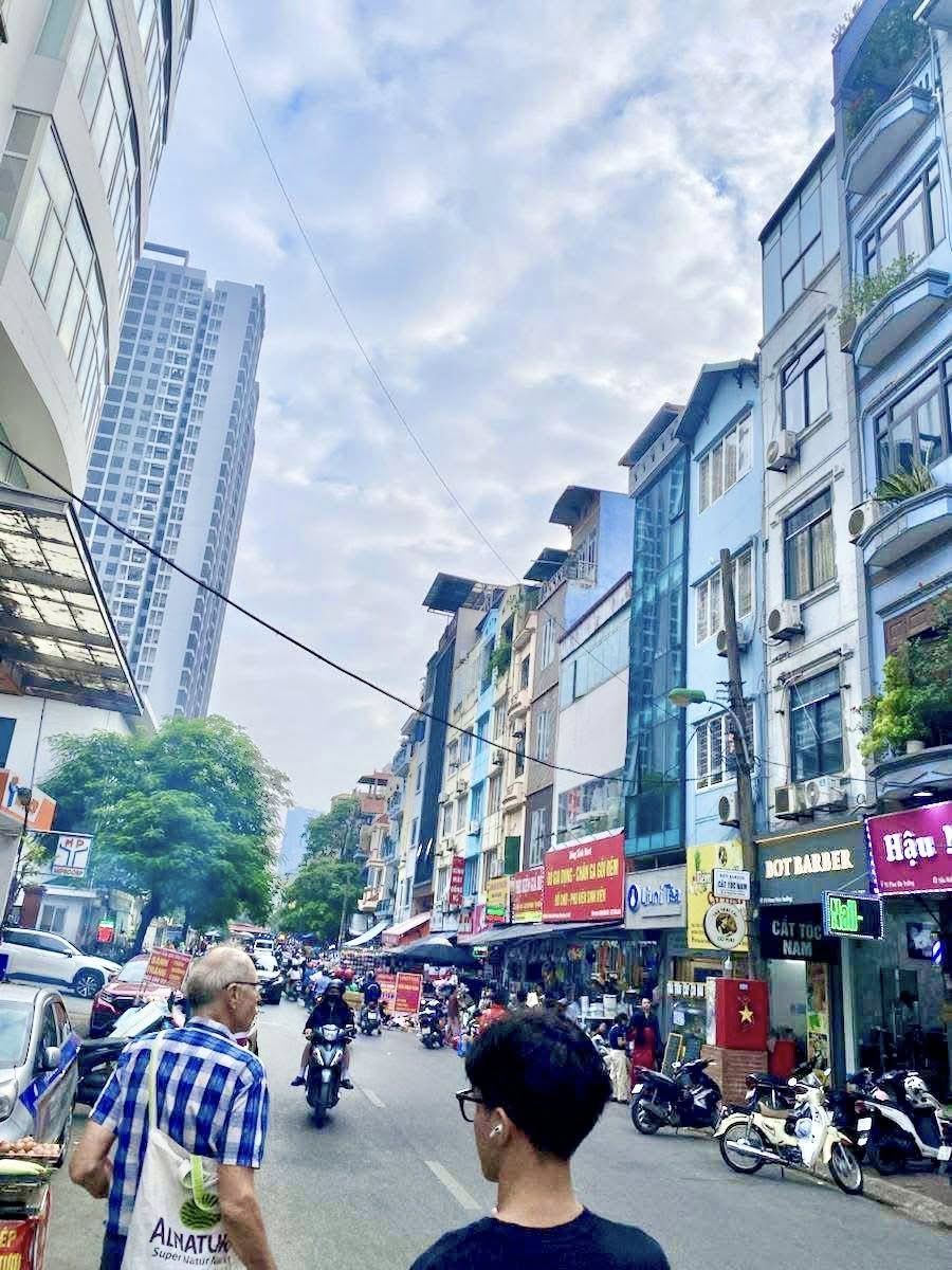 Siêu phẩm nhà mặt phố Cầu Giấy, khu vực trung tâm kinh doanh tấp nập