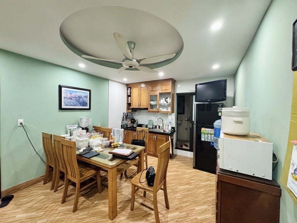 Nhà Long Biên 35m² x 4 tầng full nội thất, gần Cầu Vĩnh Tuy, xách vali vào ở ngay