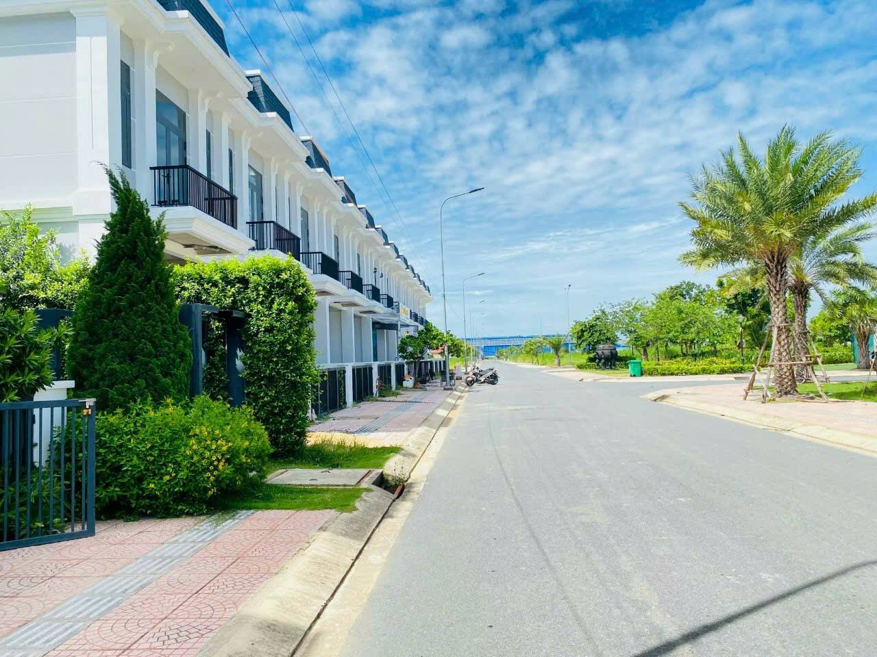 Nhà phố mới toanh tại khu đô thị The Sol City đang chờ đón bạn