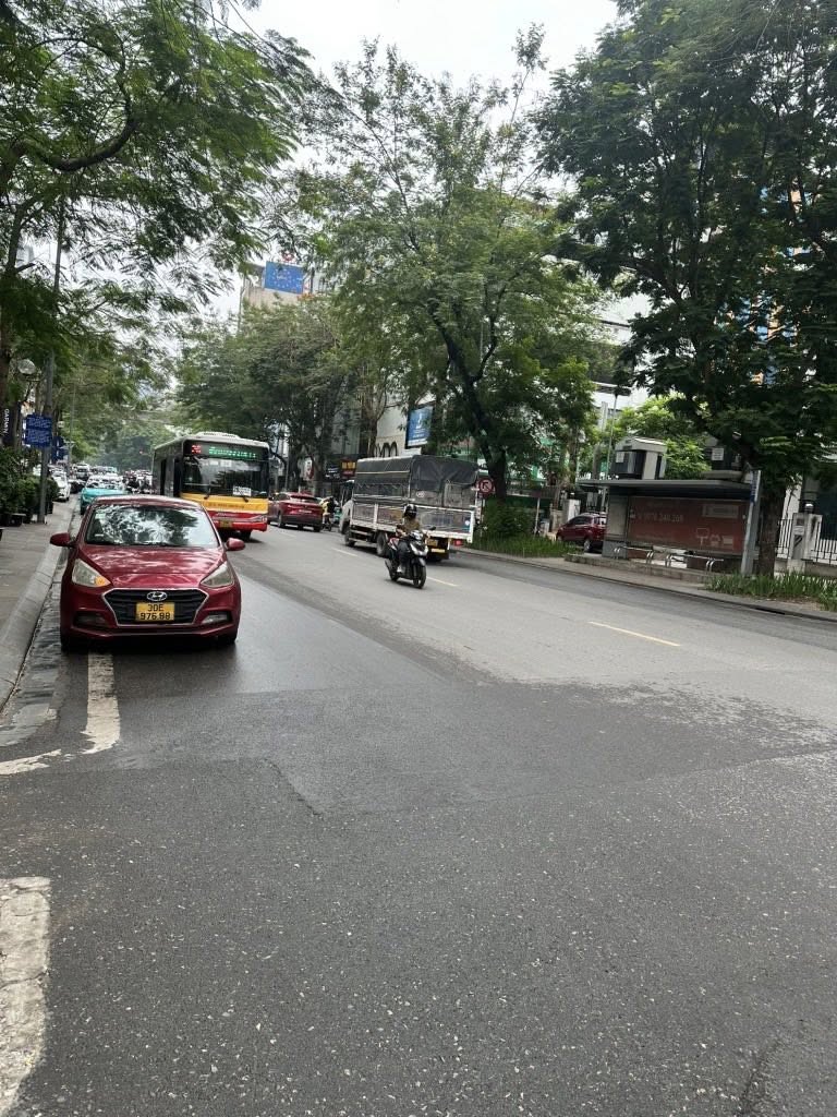 Bán nhà 8 tầng thang máy, mặt tiền 5.5m, phố Thái Hà, Đống Đa, Hà Nội