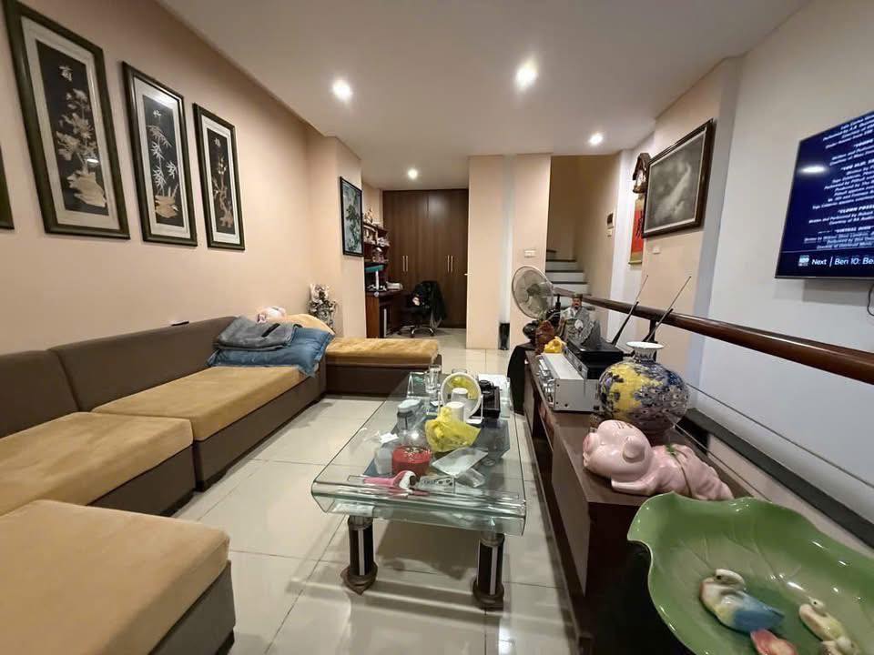 Nhà 5 tầng mới tinh, Hoa Lâm - Long Biên, sẵn sàng đón chủ nhân mới