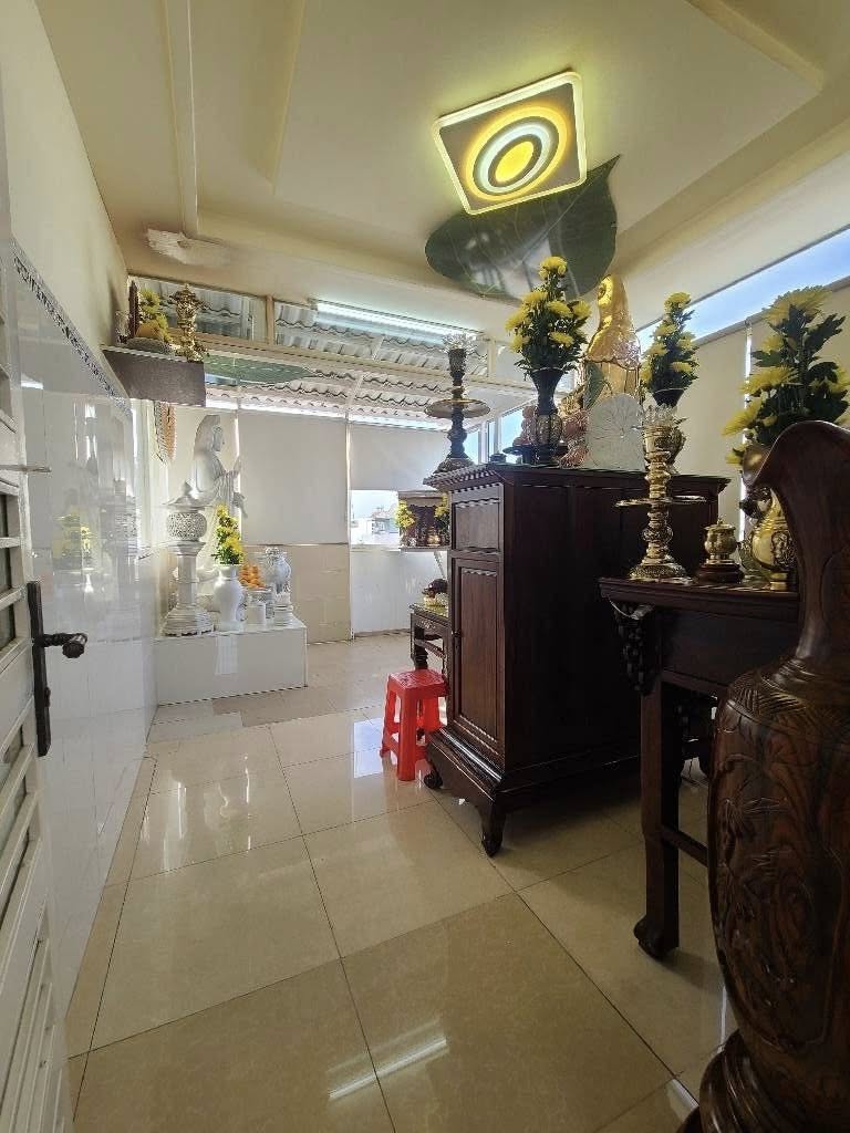 Bước vào thế giới tiện nghi và sang trọng với căn nhà phố tọa lạc tại vị trí đắc địa