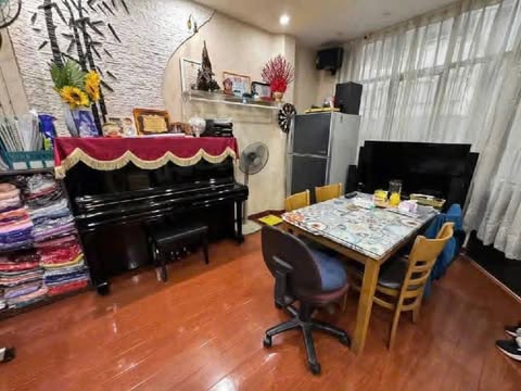 Nhà đẹp Quận 1, 5 lầu 4 phòng ngủ, 33,3m2, giá chỉ 9,5 tỷ