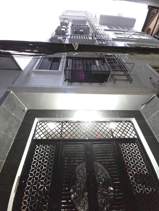 Siêu phẩm tòa nhà 9 tầng thang máy tại Trung Kính, Đống Đa, Hà Nội