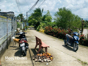 Tọa lạc tại Phường Bình Minh, Vĩnh Long, ngôi nhà này mang vẻ đẹp cổ điển và sự ấm cúng của một tổ ấm đích thực