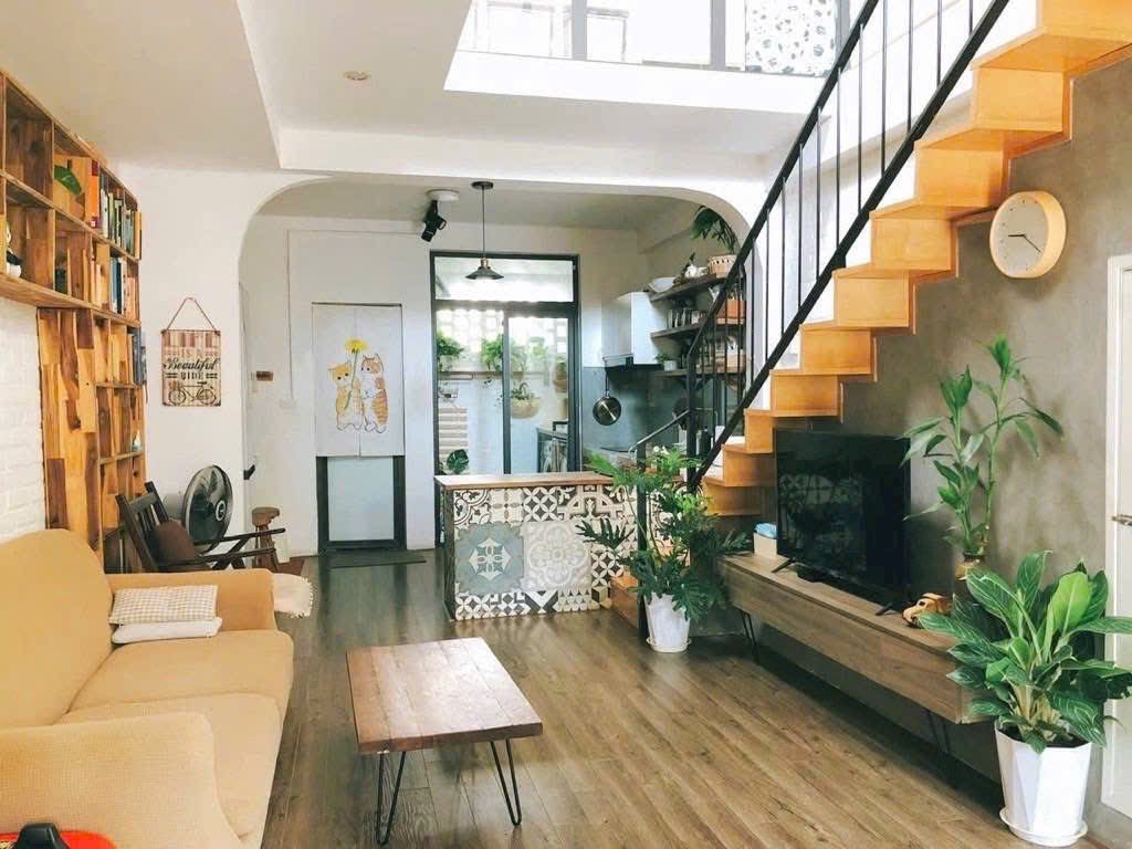 Nhà Ngọc Thụy 50m2, 5,3 tỷ, ngõ xinh, sát ô tô, hàng xóm triệu đô