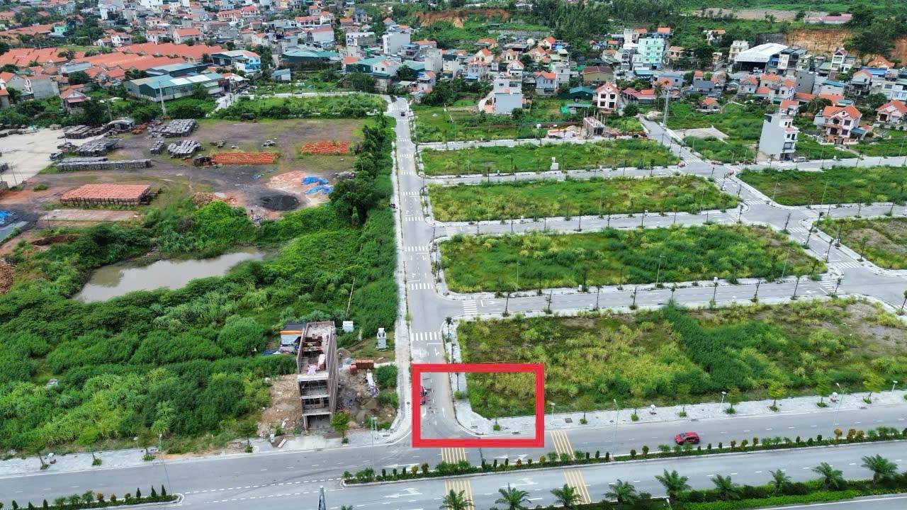 Chính chủ cần bán cặp góc tại Trung tâm Đồng Giộc, Việt Hưng, Quảng Ninh