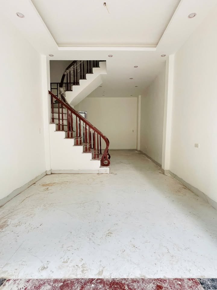 Chào bạn, tôi có căn nhà 3 tầng xinh xắn tại phường Bồ Xuyên, thành phố Thái Bình