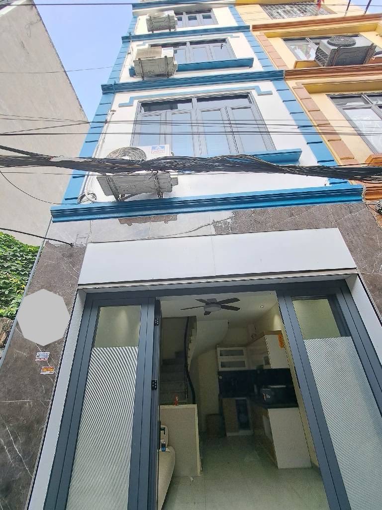 Nhà 5 tầng, ngõ ba gác, ở ngay giá chỉ 3.8 tỷ