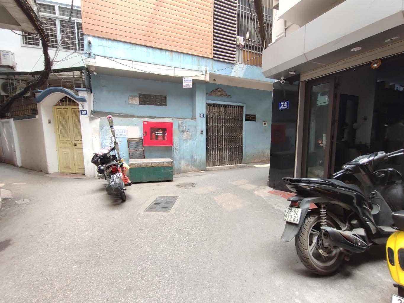 Nhà phân lô quan chức - gần phố, ô tô tránh, hai thoáng, mới kính koong, tặng full nội thất, sổ nở hậu