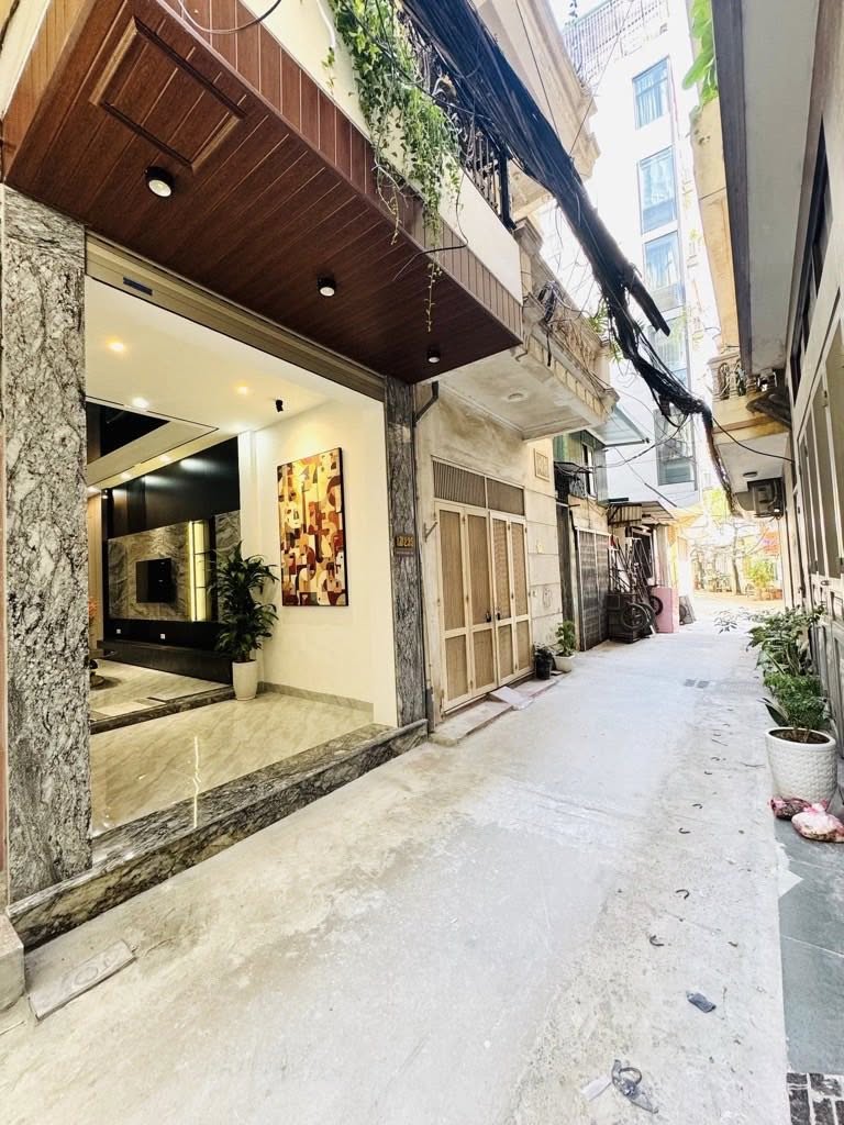 Nhà mới tinh, thiết kế hiện đại, tối ưu công năng sử dụng