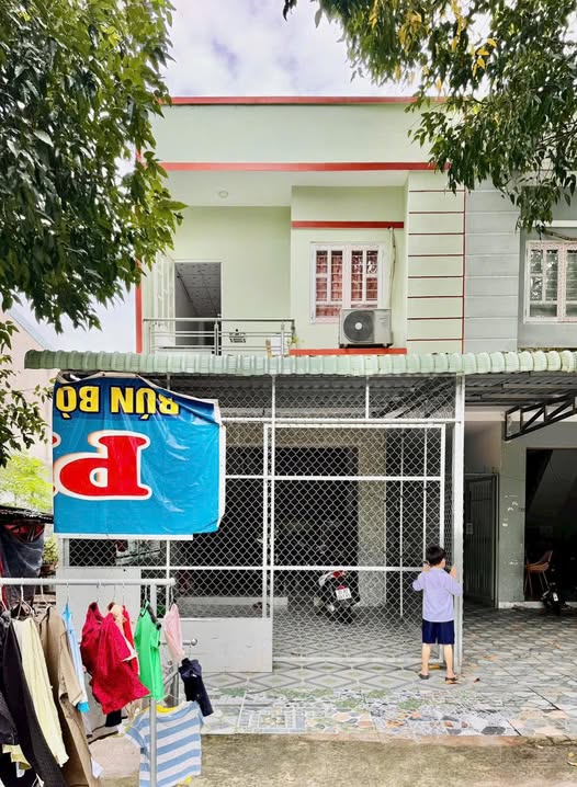 Nhà đẹp 5x30m, sổ sẵn, giá 1.9 tỷ tại Bàu Bàng, Bình Dương