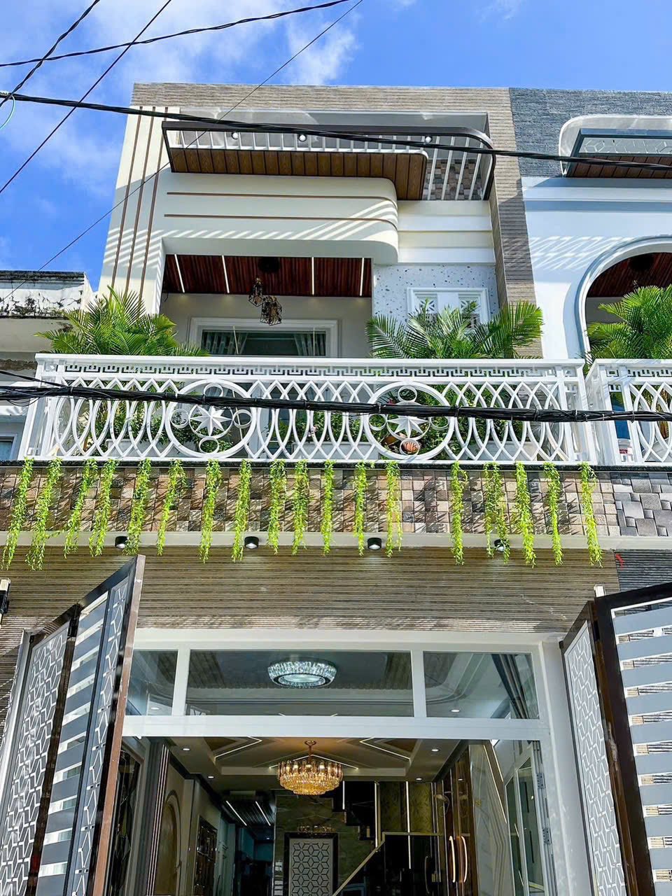 Nhà trệt lầu hiện đại, sổ hồng hoàn công, giá tốt tại Cần Thơ