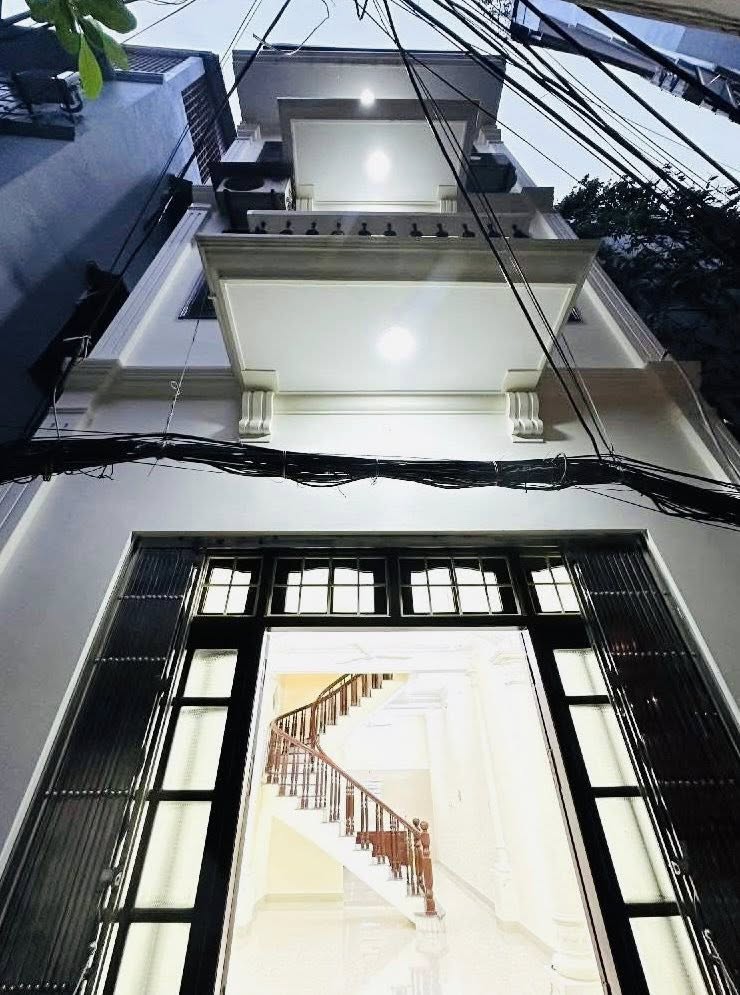 Bước vào một câu chuyện về tổ ấm lý tưởng tại Cầu Giấy, nơi sự tiện nghi và phong cách sống hòa quyện