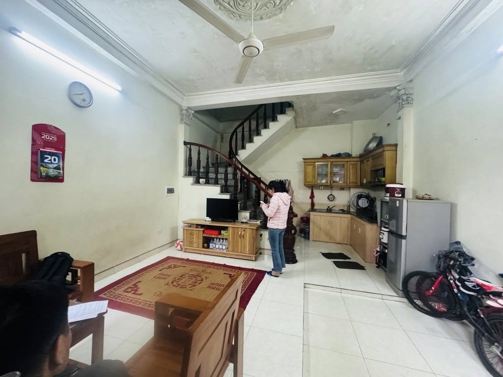 Kiến Hưng nhà 5 tầng dân xây, ngay chợ Hà Đông, ô tô đỗ cửa, giá 6 tỷ