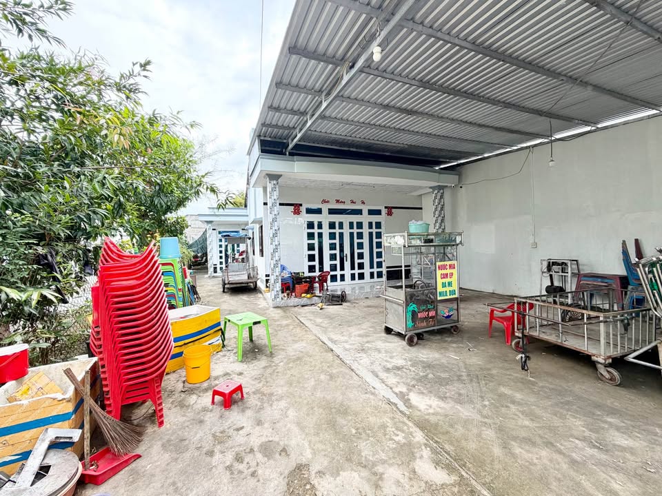 Nhà mặt tiền chợ Sambua 1,3 tỷ, kinh doanh đa ngành