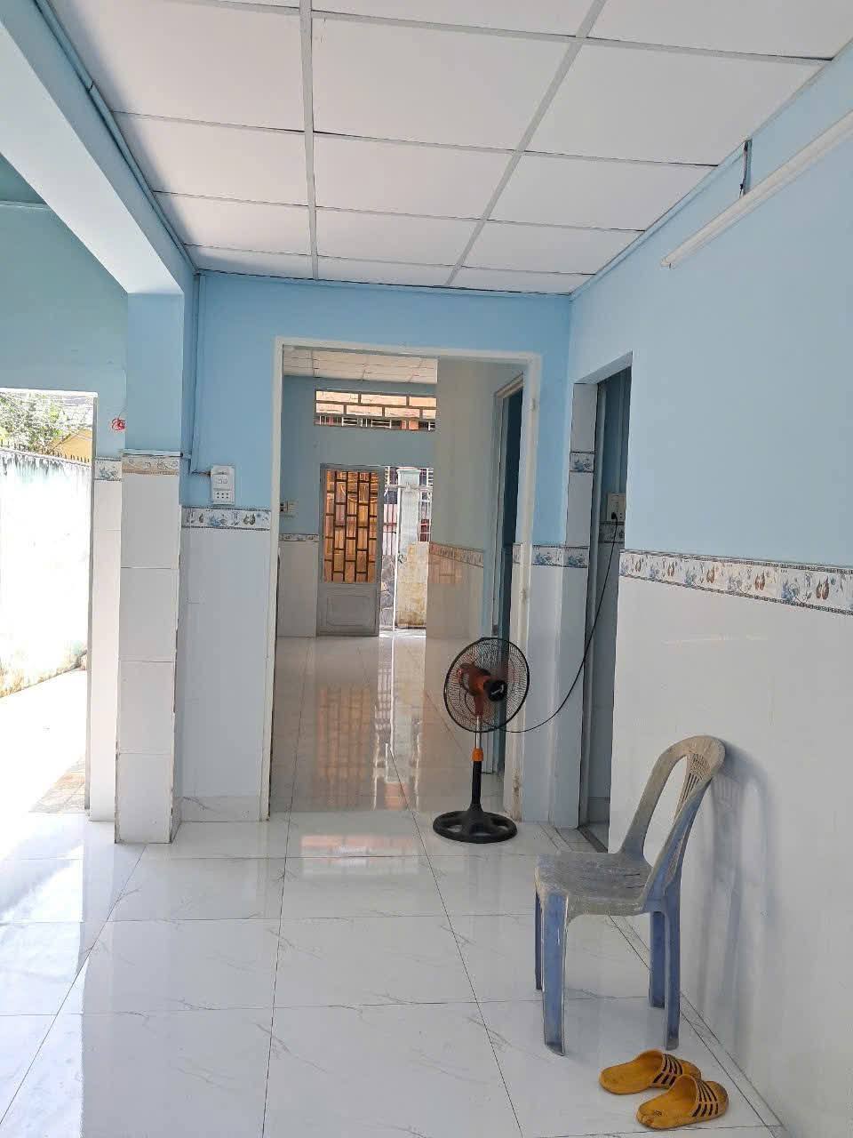 Nhà Tân Thới Nhì, Hóc Môn, 2 mặt tiền thoáng mát, nở hậu tài lộc, sổ hồng riêng