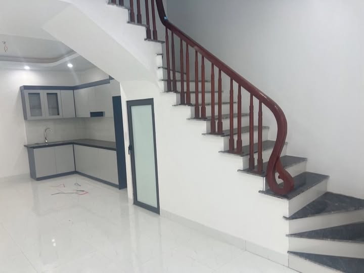 Nhà 5 tầng nở hậu, 31m² mặt tiền 5,5m - giá hời như mơ