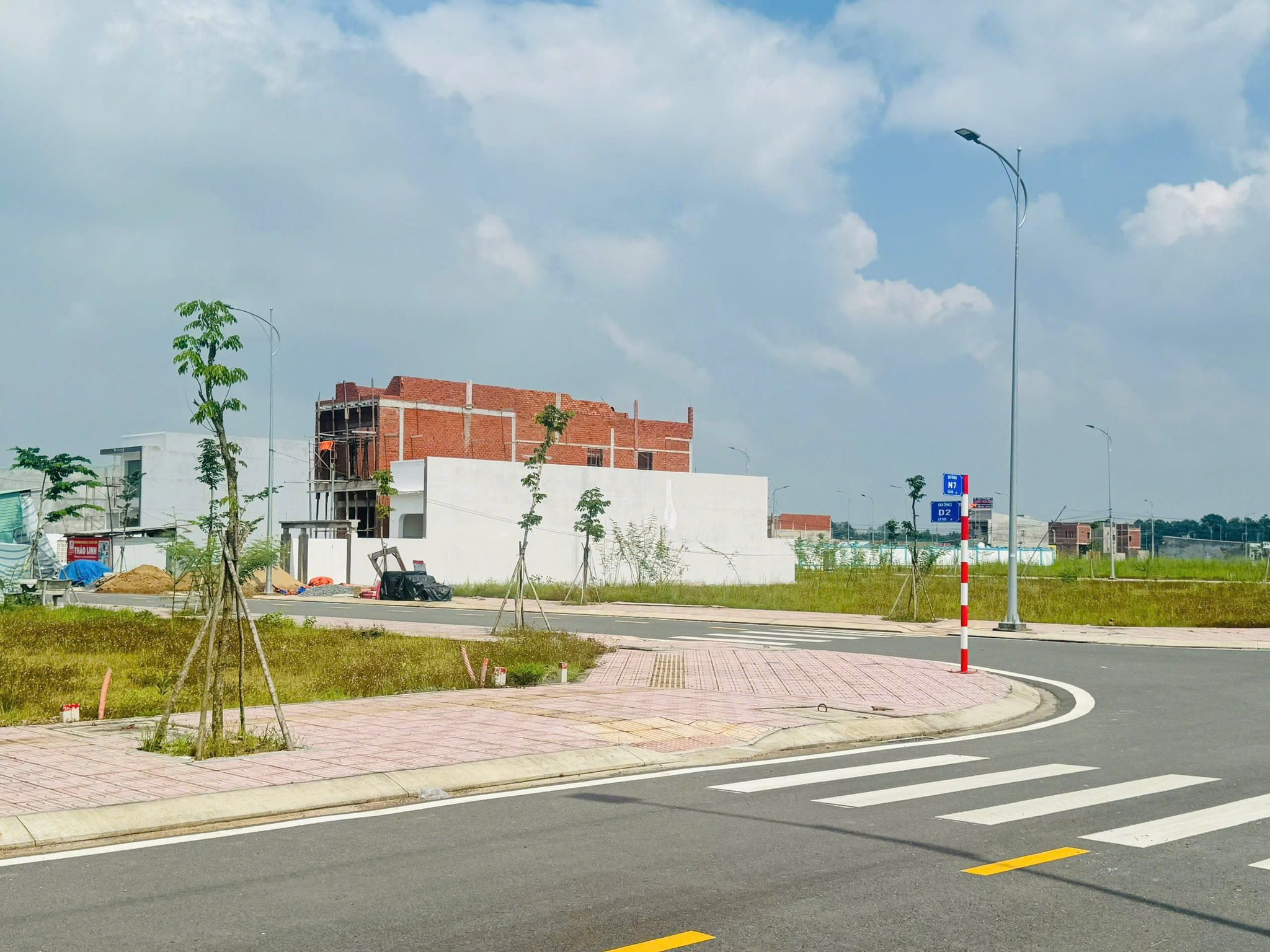 Mua là lời, đón đầu sân bay, sổ hồng riêng, xây tự do