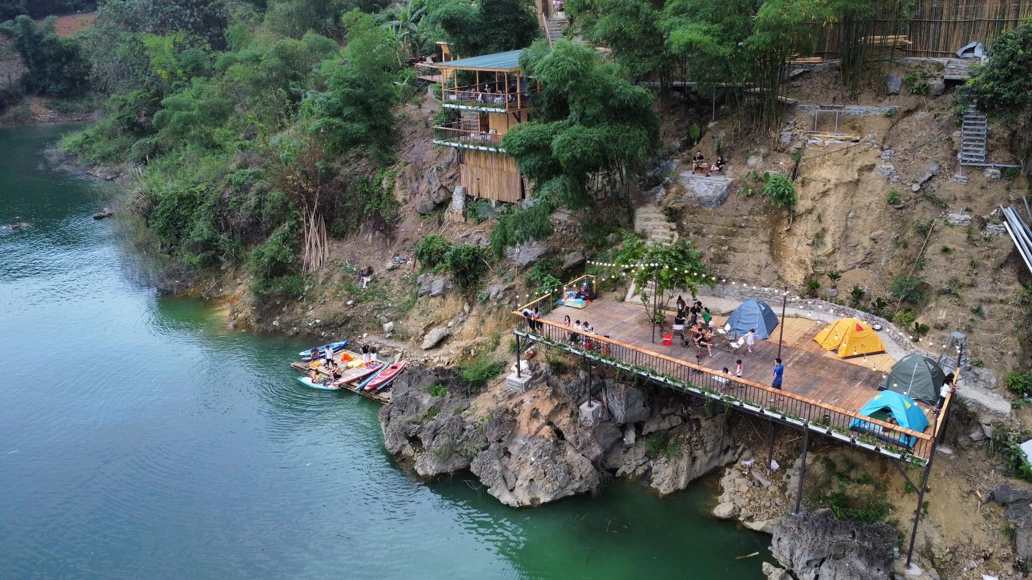 Bán đất lòng hồ Hòa Bình diện tích lớn, view hồ tuyệt đẹp