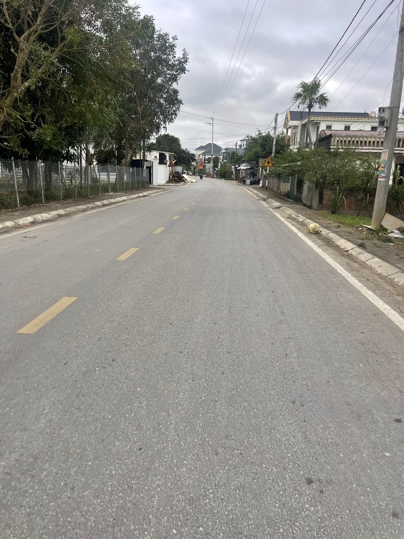 Lô đất vàng tọa lạc trên trục liên xã, nối liền đường 4A Quảng Giao và 4B Quảng Đại, thuộc Huyện Quảng Xương