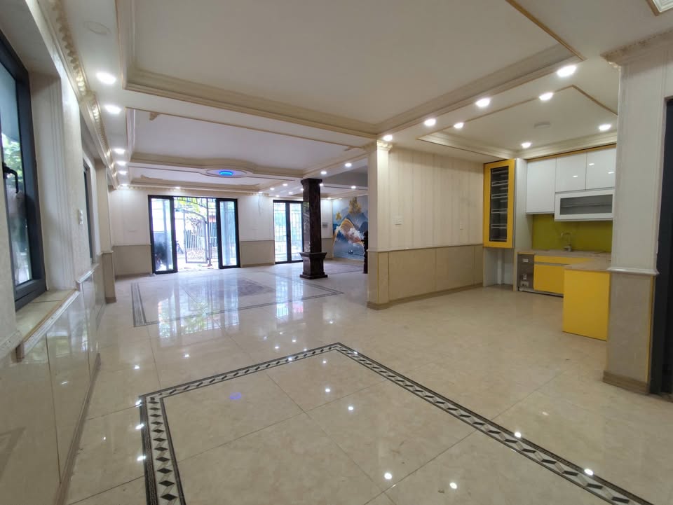 Tọa lạc tại khu dân cư vip nhất An Phú, D3 Kiếng Nổi, căn biệt thự này mang đến một không gian sống đẳng cấp