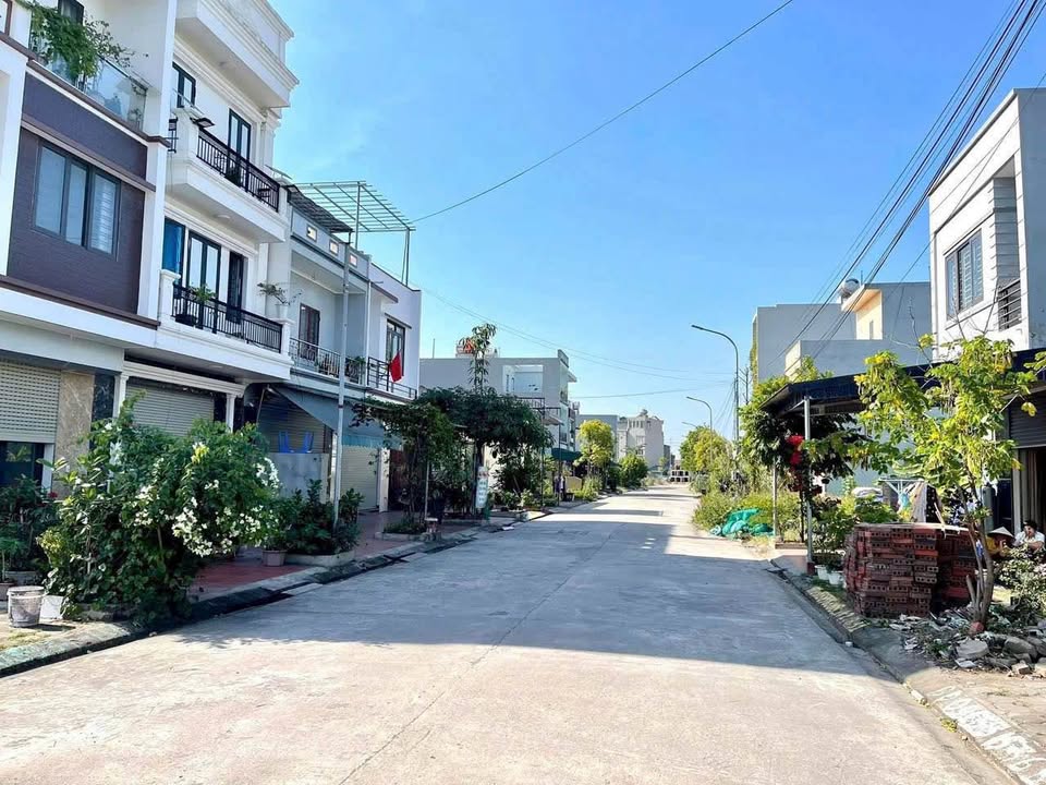 Nhà 80m², 3,8 tỷ Hạ Long, ngay cạnh trường cấp 3