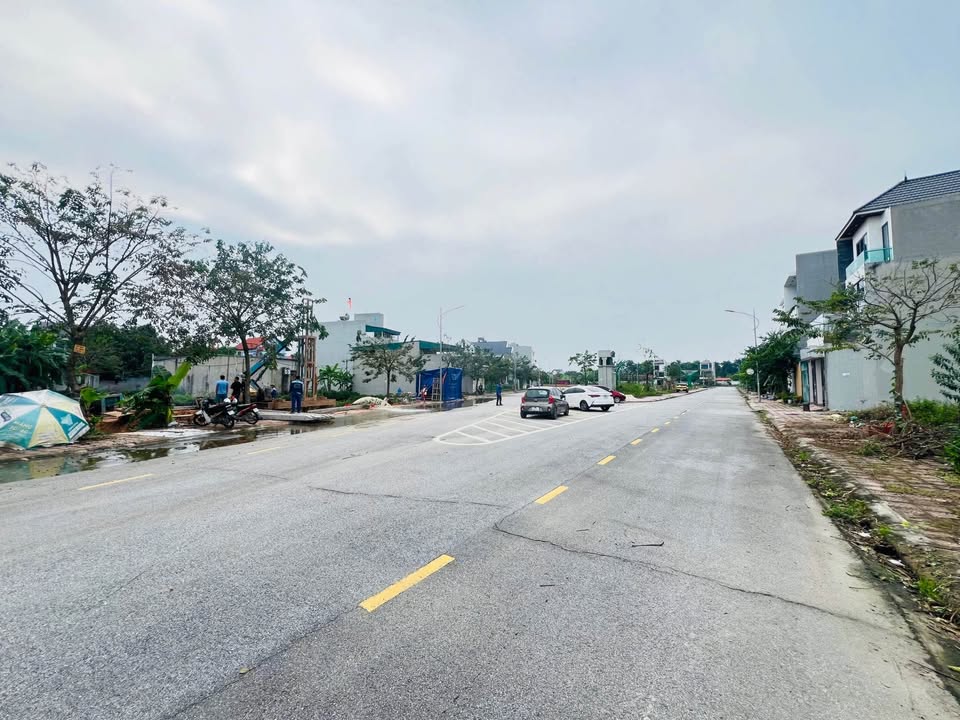 Bán đất 108m2 mặt tiền 6m, view vườn hoa Đồng Hin - Đồng Tâm, Vĩnh Phúc