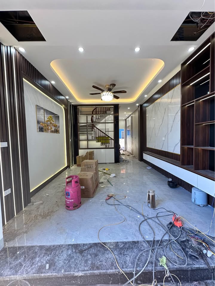 Nhà 3 tầng kiên cố, ngõ taxi tránh, ngay phường Trần Lãm