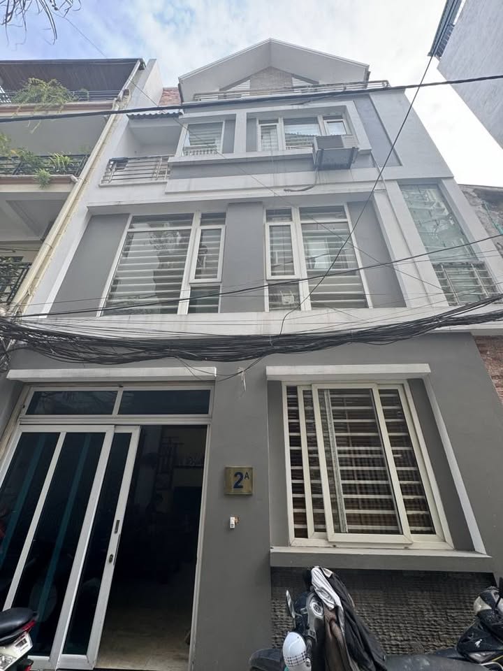 Nhà dân xây chắc chắn, ô tô đỗ cửa, ngõ thông Bồ Đề, chỉ hơn 9 tỷ