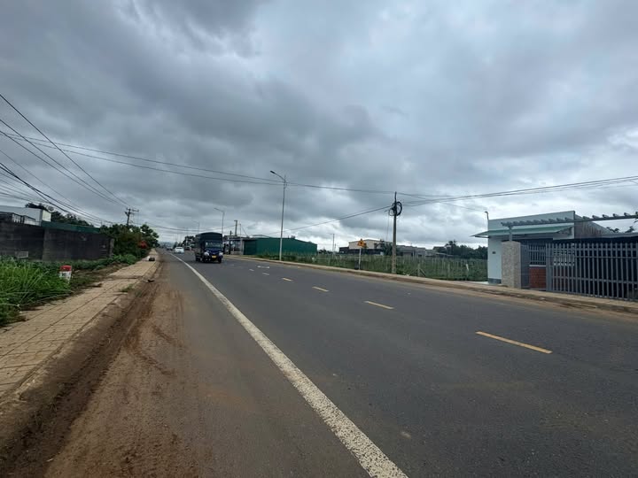 Chính chủ gửi bán lô đất mặt tiền đường nhựa DT 724, Huyện Đức Trọng, Tỉnh Lâm Đồng
