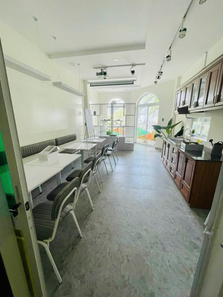 Mặt tiền kinh doanh đỉnh Bình Thạnh, lô góc, 4 tầng, 3 ngủ, doanh thu 300 triệu/năm, 45m2, hoàn công đủ, giá 11 tỷ