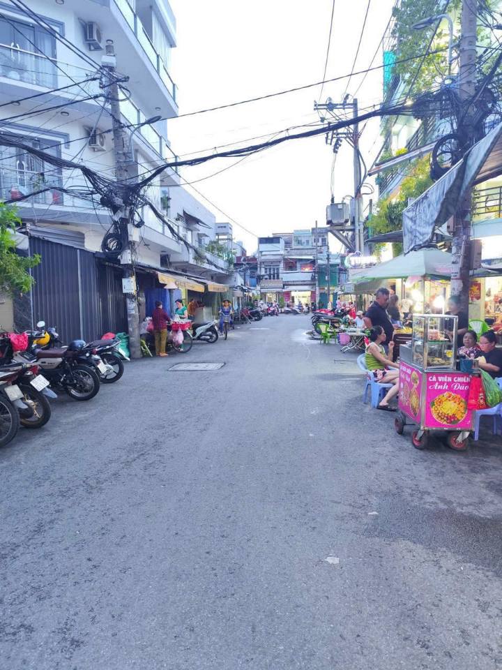 Nhà 3.3x14.3m, hẻm 8m Phan Văn Khỏe, kinh doanh sầm uất, 6.9 tỷ