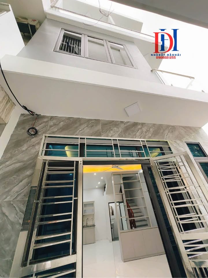 Nhà 3 tầng Đẹp, 40m2, hướng Đông Nam, trung tâm Trần Lãm, Thái Bình - Giá tốt