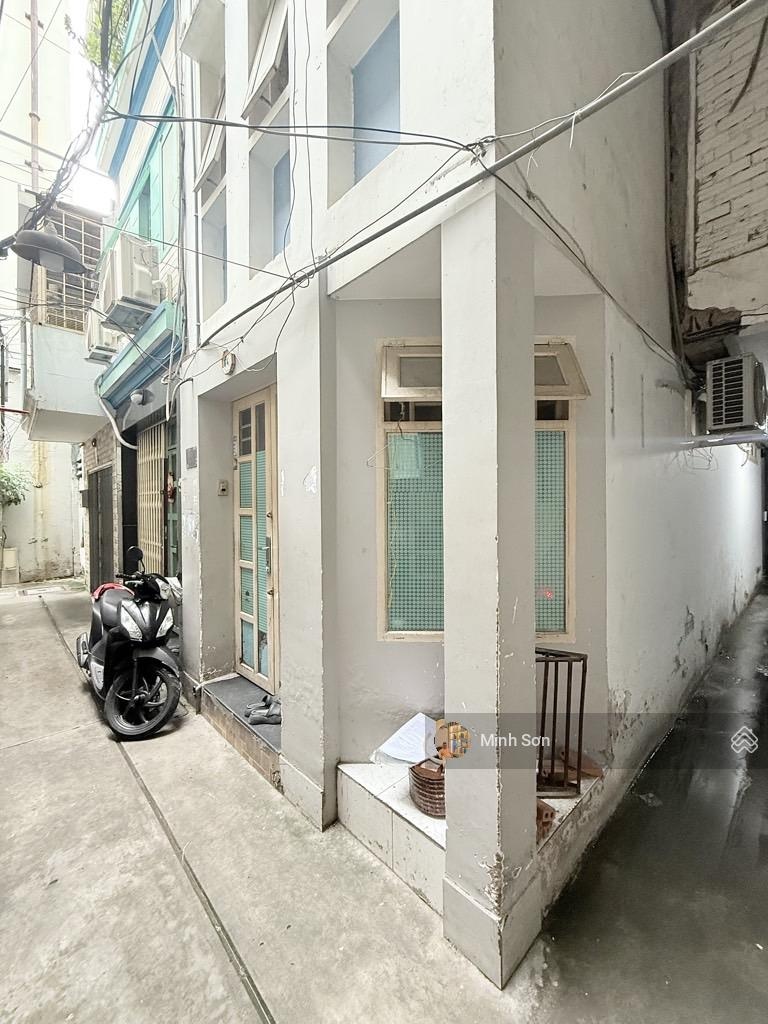 Bán nhà gần MT Bùi Viện Q1, 25m², 5 tầng BTCT, SHR chỉ 4.xx tỷ