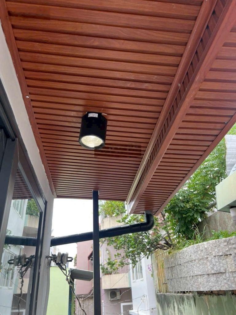 Nhà mới 3 tầng - chỉ 1,94 tỷ - trung tâm quận 3 - hẻm 3m - thông sổ đẹp hoàn công đủ.