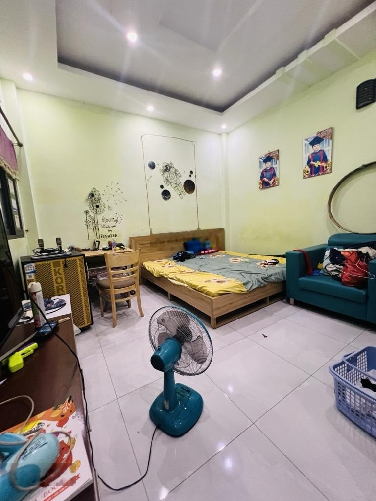 HIẾM! Nhà 5pn chỉ nhỉnh 4 tỷ, Phan Văn Trị p14 Bình Thạnh.